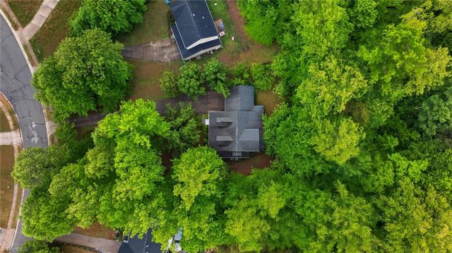 112 Smith Branch Court, Kernersville, NC 27284