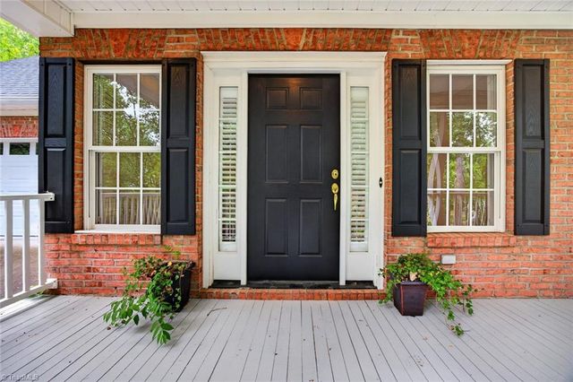 112 Smith Branch Court, Kernersville, NC 27284