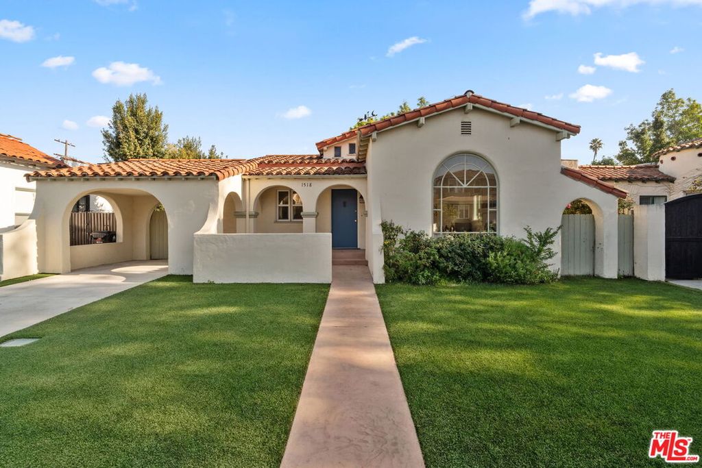 Image 1 of property listing at 1518 S Durango Ave, Los Angeles, CA 90035