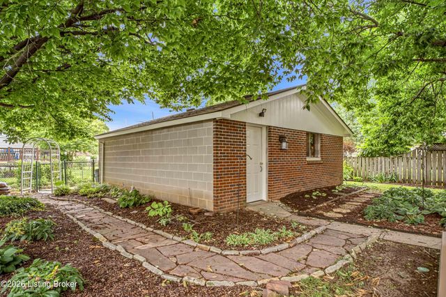 2036 Boulevard Napoleon, Louisville, KY 40205