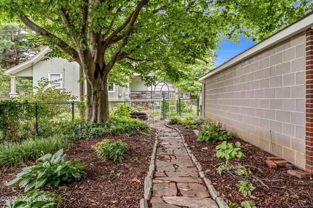2036 Boulevard Napoleon, Louisville, KY 40205