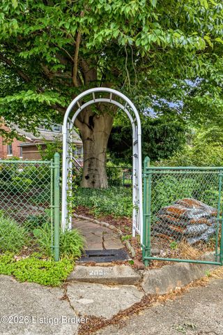 2036 Boulevard Napoleon, Louisville, KY 40205