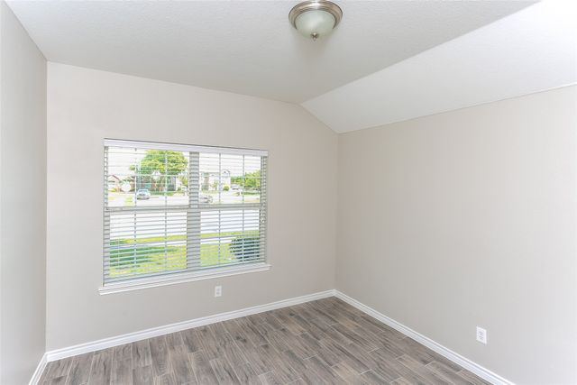 813 Keswick Drive, Desoto, TX 75115