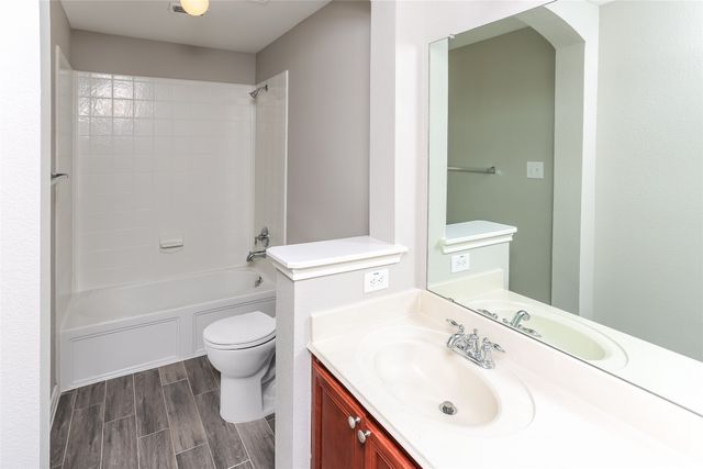 813 Keswick Drive, Desoto, TX 75115