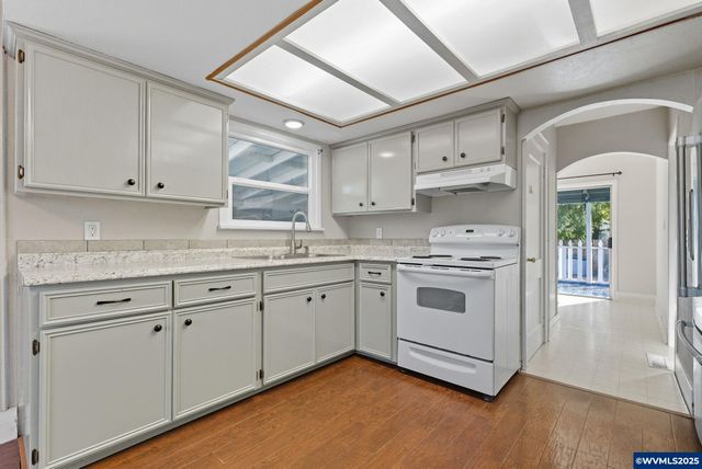 4704 Homer Rd, Salem, OR 97305