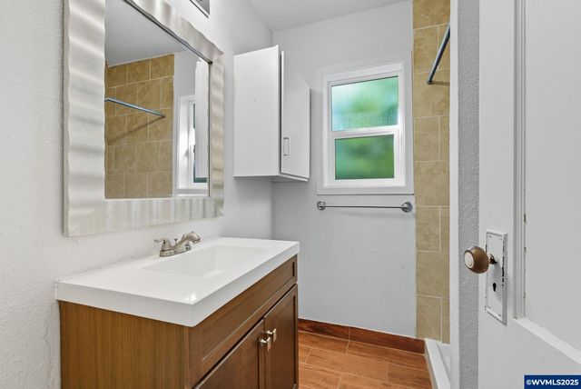 4704 Homer Rd, Salem, OR 97305