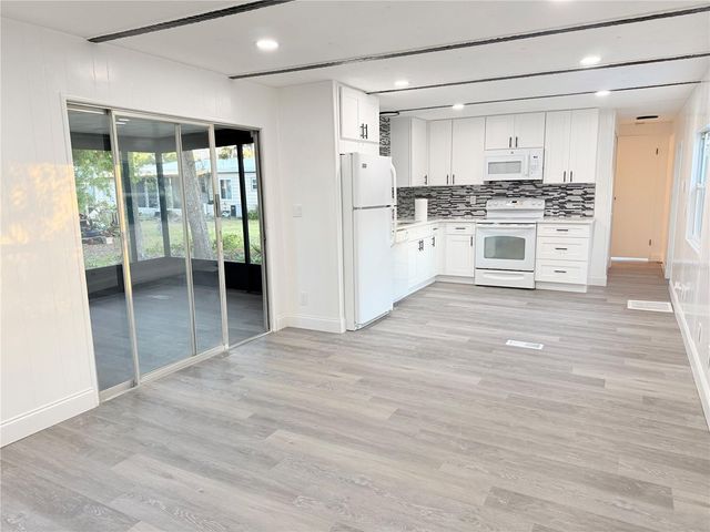 82 N BOBWHITE ROAD, Wildwood, FL 34785