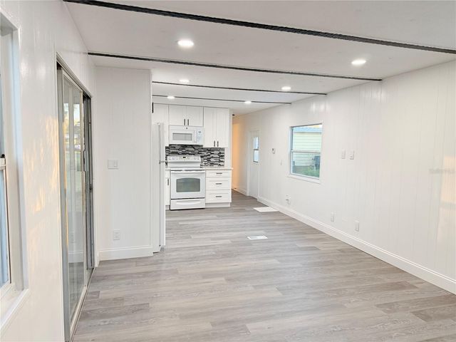 82 N BOBWHITE ROAD, Wildwood, FL 34785