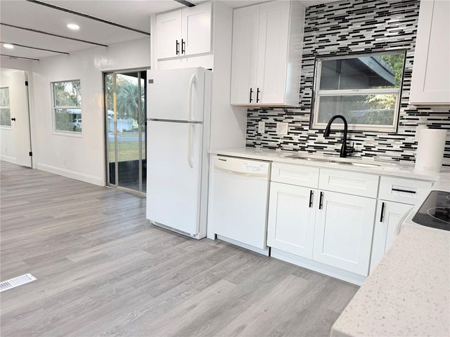 82 N BOBWHITE ROAD, Wildwood, FL 34785