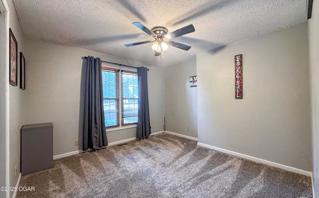 505 Fireside DR, Joplin, MO 64801