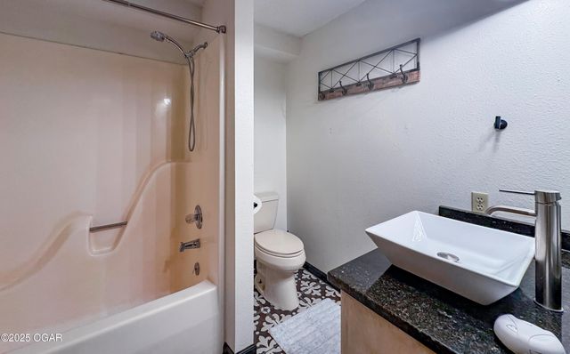 505 Fireside DR, Joplin, MO 64801