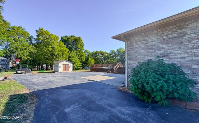 505 Fireside DR, Joplin, MO 64801