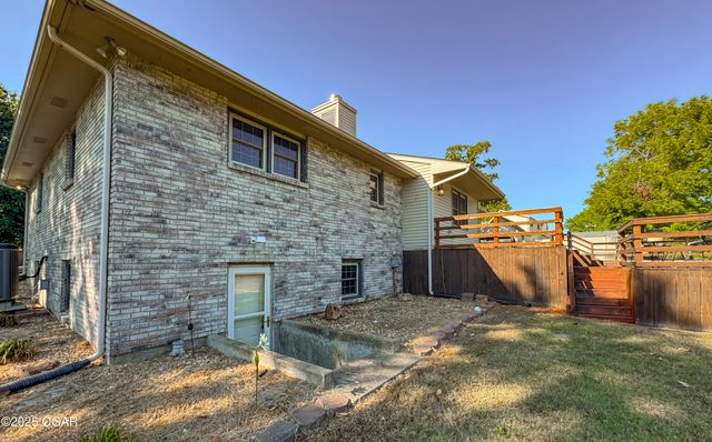 505 Fireside DR, Joplin, MO 64801