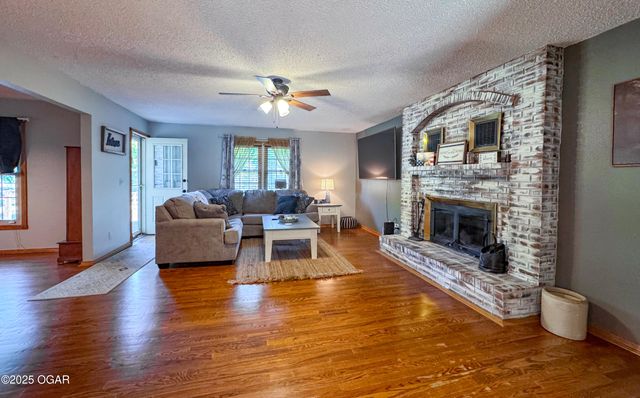 505 Fireside DR, Joplin, MO 64801