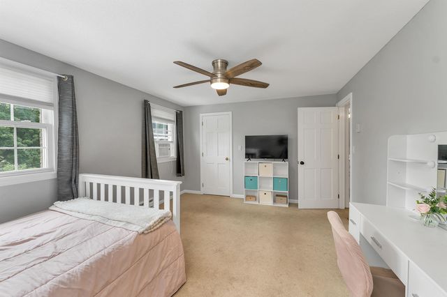 69 Fieldstone Drive, Londonderry, NH 03053