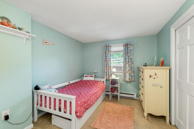 69 Fieldstone Drive, Londonderry, NH 03053