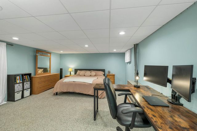 69 Fieldstone Drive, Londonderry, NH 03053
