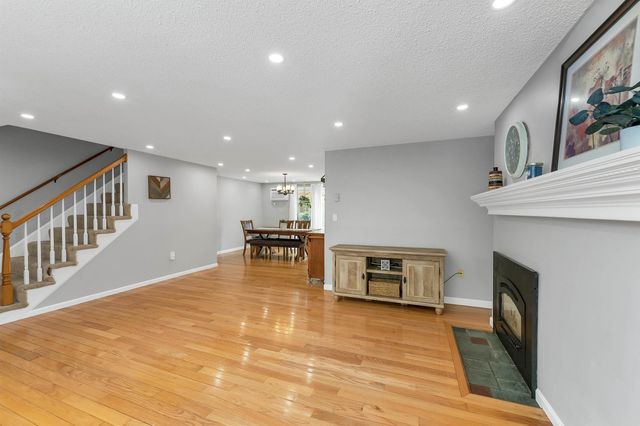 69 Fieldstone Drive, Londonderry, NH 03053