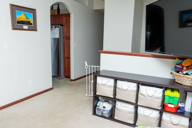 1028 39 Avenue W, West Fargo, ND 58078
