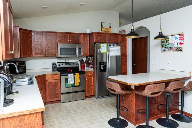 1028 39 Avenue W, West Fargo, ND 58078