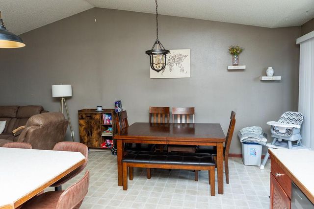 1028 39 Avenue W, West Fargo, ND 58078