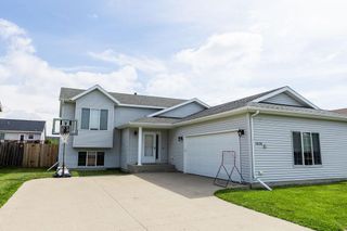 1028 39 Avenue W, West Fargo, ND 58078