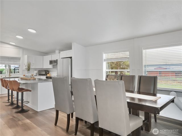 33 Whalers Drive, Aberdeen, WA 98520