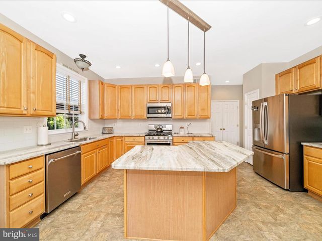 2809 DECATUR DR, Adamstown, MD 21710