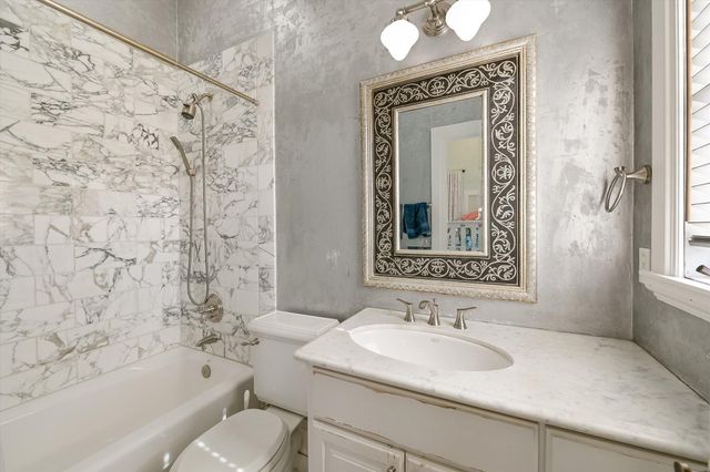 504 Sunny LN, Austin, TX 78704