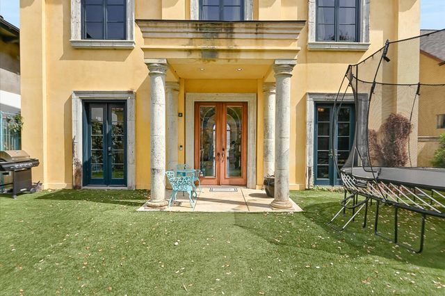 504 Sunny LN, Austin, TX 78704