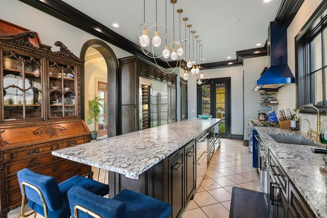 504 Sunny LN, Austin, TX 78704