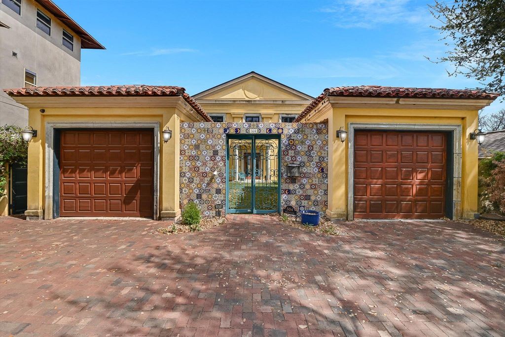 504 Sunny LN, Austin, TX 78704