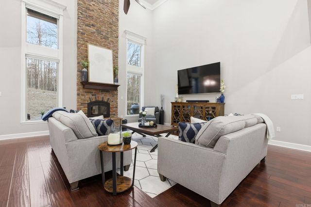 2000 Boulder Cir, Little Rock, AR 72210