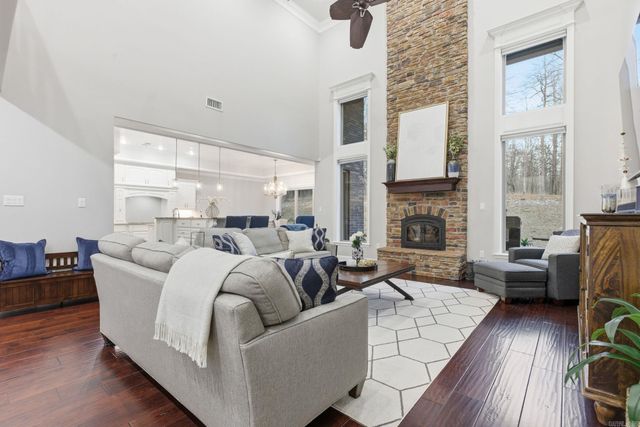 2000 Boulder Cir, Little Rock, AR 72210