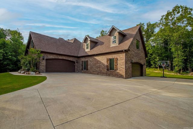 2000 Boulder Cir, Little Rock, AR 72210