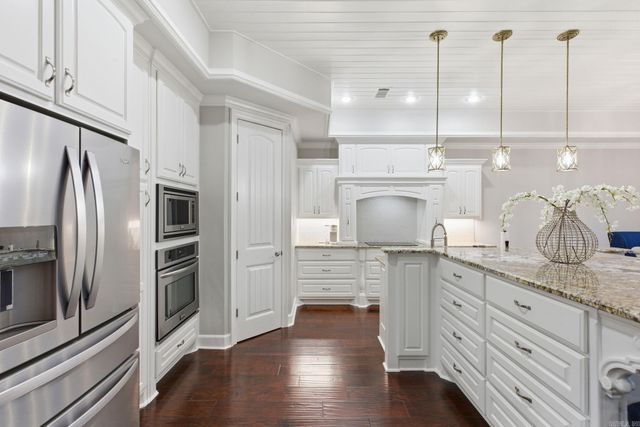 2000 Boulder Cir, Little Rock, AR 72210