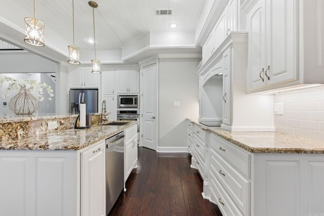 2000 Boulder Cir, Little Rock, AR 72210