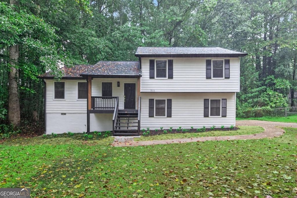 711 Mary Erna Drive, Fairburn, GA 30213