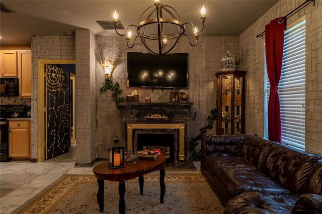 2041 LACIE JO LANE, Kissimmee, FL 34743