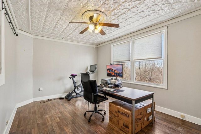 2557 Gordon PLACE, Milwaukee, WI 53212