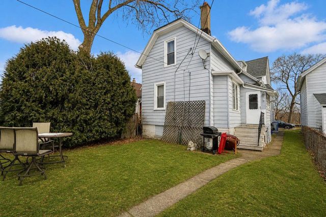 2557 Gordon PLACE, Milwaukee, WI 53212