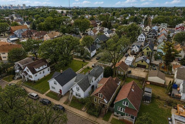2557 Gordon PLACE, Milwaukee, WI 53212