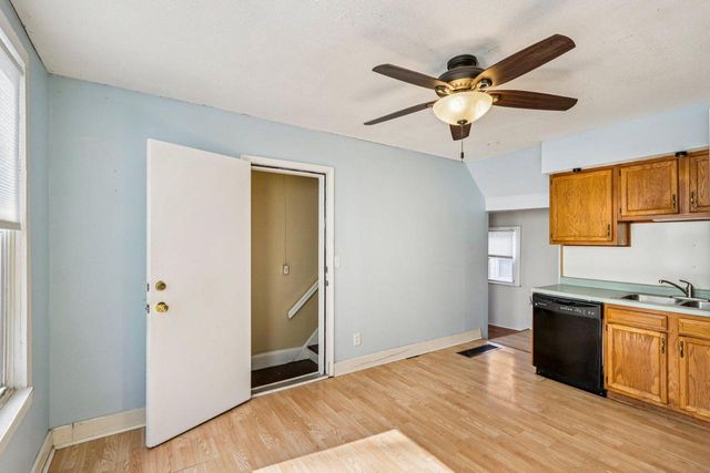 2557 Gordon PLACE, Milwaukee, WI 53212