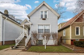 2557 N Gordon PLACE, Milwaukee, WI 53212