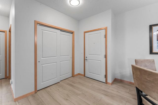 10806 S Shore Drive 103, Plymouth, MN 55441