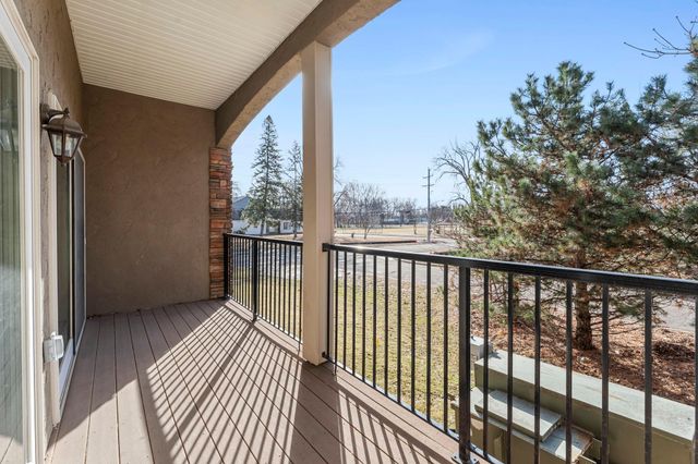 10806 S Shore Drive 103, Plymouth, MN 55441