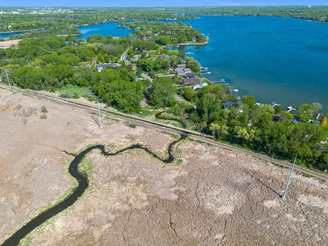 10806 S Shore Drive 103, Plymouth, MN 55441