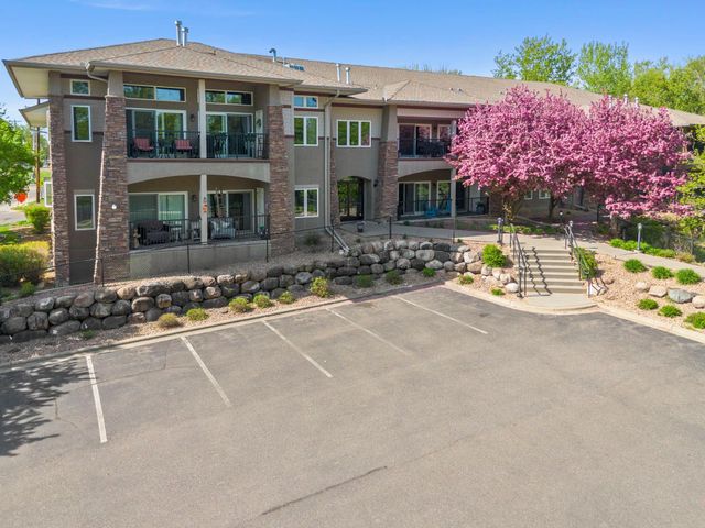 10806 S Shore Drive 103, Plymouth, MN 55441
