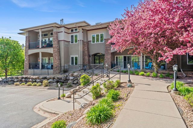 10806 S Shore Drive 103, Plymouth, MN 55441
