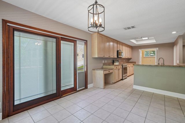716 River Cliff DR, Canyon Lake, TX 78133